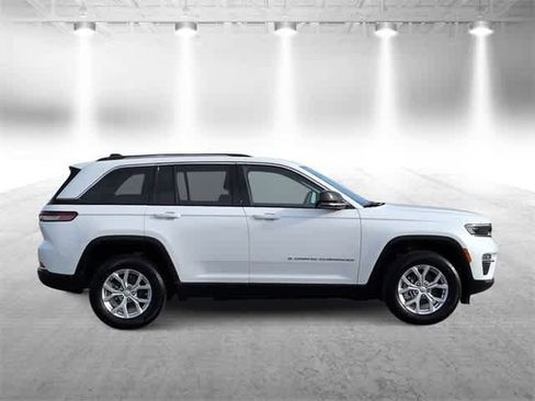 Used 2023 Jeep Grand Cherokee Limited image 9