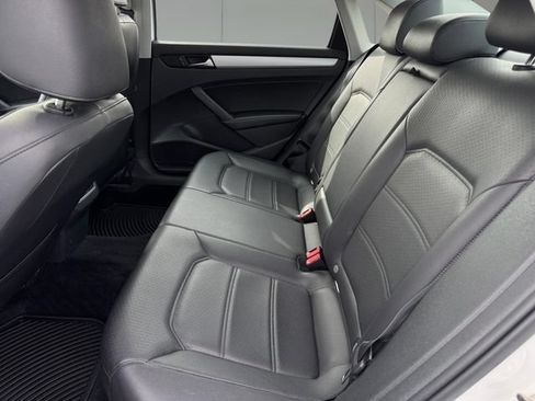 Used 2013 Volkswagen Passat 2.5 SE FWD image 9