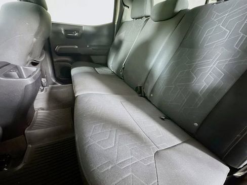 Used 2019 Toyota Tacoma TRD Sport image 25