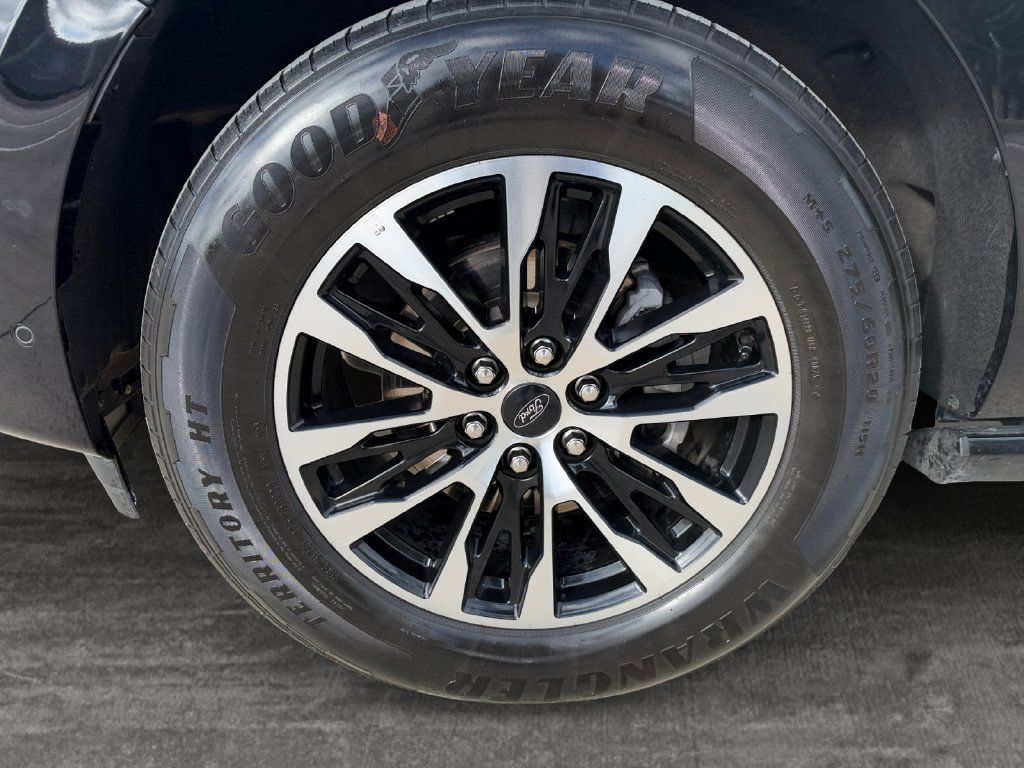 Used 2025 Ford Expedition Platinum AWD/4WD image 9