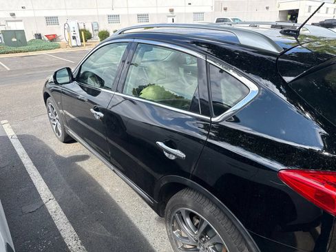 Used 2017 INFINITI QX50 AWD w/ Technology Package image 2
