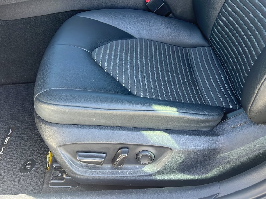 Used 2023 Toyota Camry SE FWD image 23