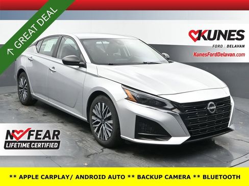Used 2024 Nissan Altima 2.5 SV FWD image 1