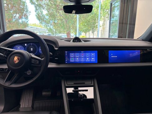 Certified 2024 Porsche Macan 4 Electric AWD/4WD image 10