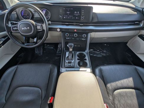 Used 2024 Kia Carnival LX image 16