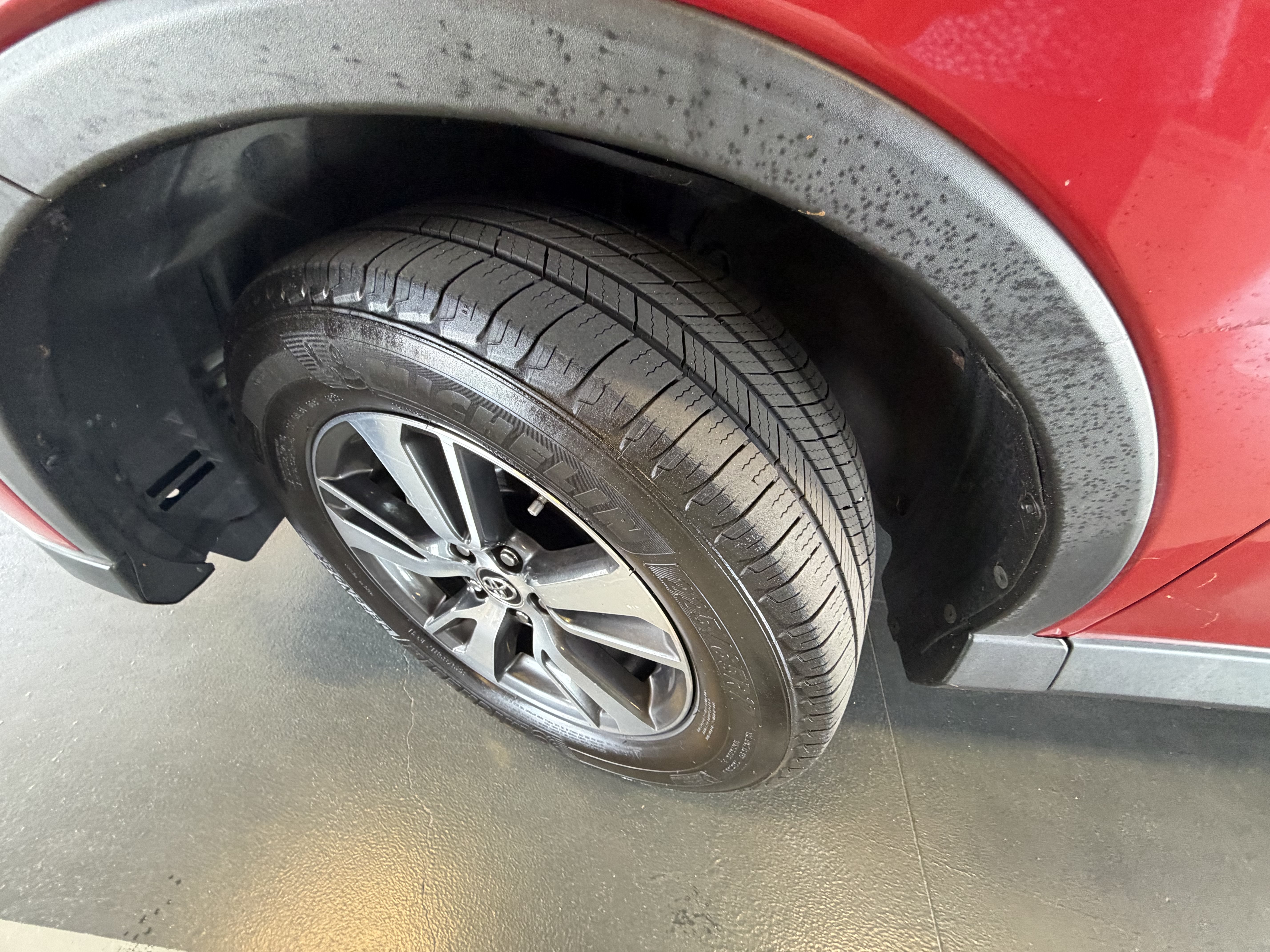 Used 2017 Toyota RAV4 XLE w/ Carpet Mat Package AWD/4WD image 18