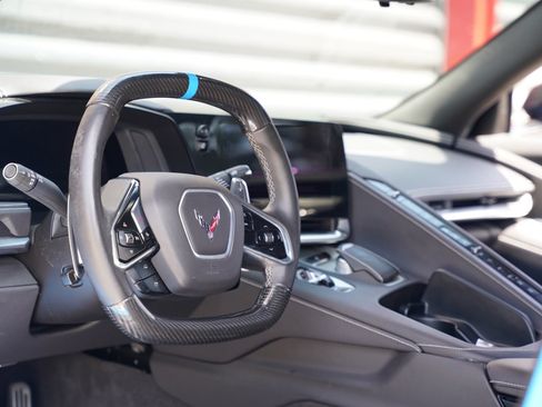 Used 2024 Chevrolet Corvette Stingray Convertible w/ 1LT RWD image 19