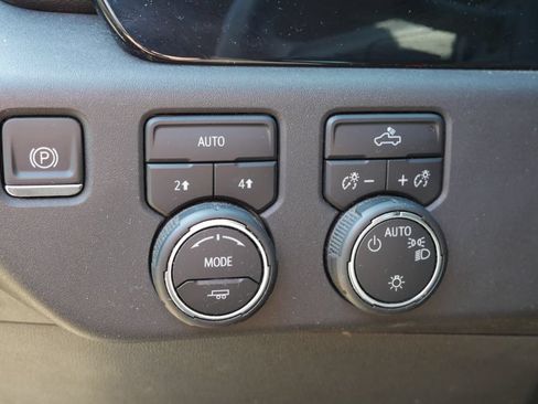 Used 2024 Chevrolet Silverado 1500 LT AWD/4WD image 18