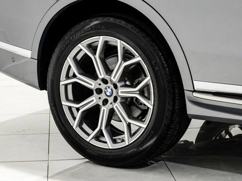 Used 2024 BMW X7 xDrive40i w/ Premium Package image 46