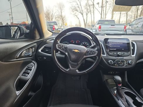 Used 2021 Chevrolet Malibu RS FWD image 19