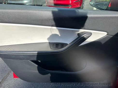 Used 2021 Tesla Model Y Performance image 11