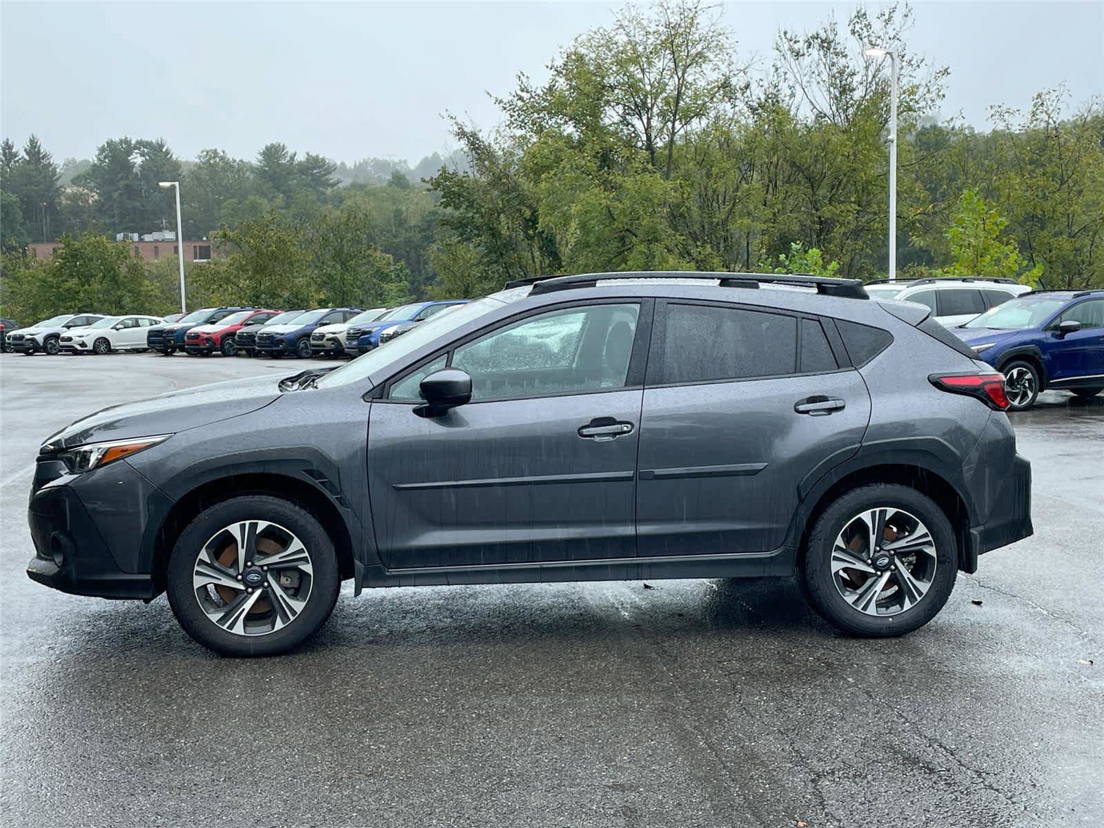 Used 2026 Subaru Crosstrek 2.5i Premium AWD/4WD image 2
