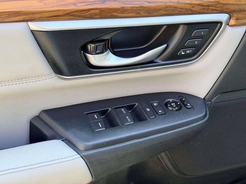 Used 2019 Honda CR-V Touring image 15