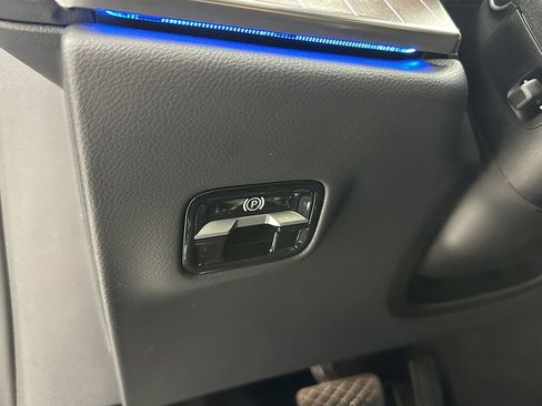 Used 2025 Mercedes-Benz E 350 Sedan image 36