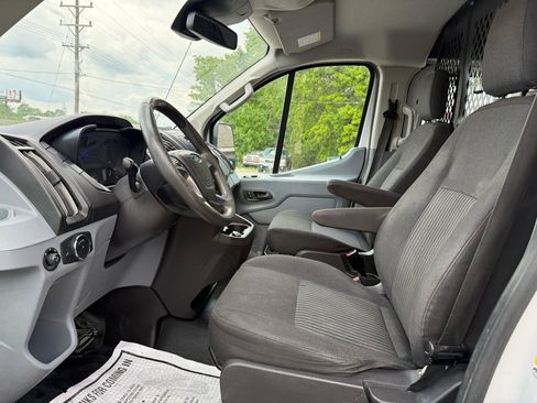 Used 2019 Ford Transit 250 130 Low Roof w/ Exterior Upgrade Package RWD image 5