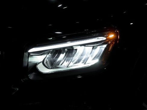 New 2026 Mercedes-Benz GLB 250 image 8