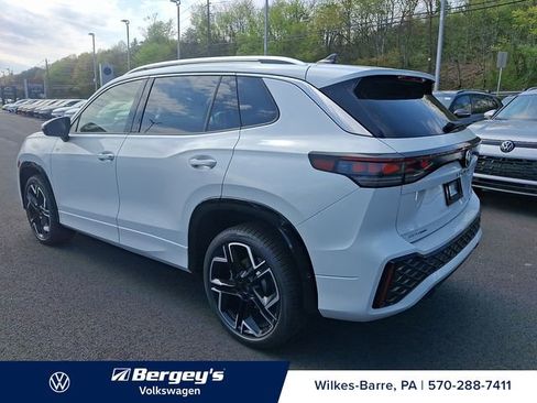 New 2026 Volkswagen Tiguan SEL R-Line AWD/4WD image 4
