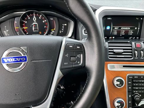 Used 2017 Volvo XC60 T5 Inscription w/ Preferred Option Package image 24