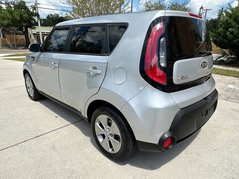 Used 2014 Kia Soul FWD image 7