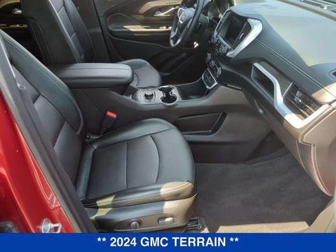 Used 2024 GMC Terrain SLT AWD/4WD image 22