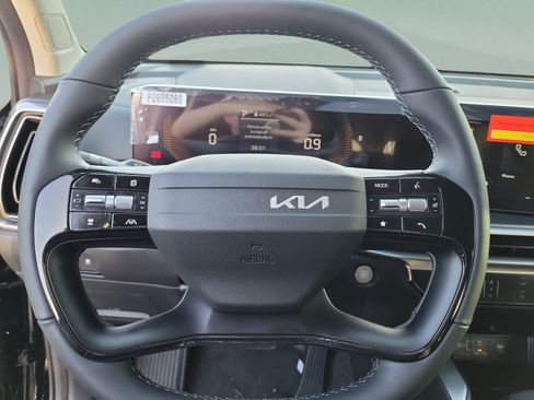 New 2026 Kia Sorento LX FWD image 16
