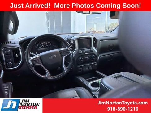 Used 2021 Chevrolet Silverado 1500 LT Trail Boss w/ Convenience Package II image 7