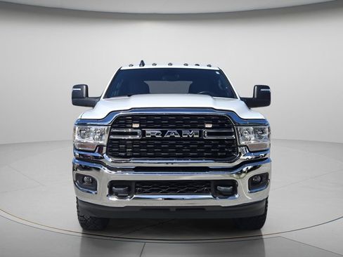 Used 2023 RAM 2500 Big Horn w/ Snow Chief Group AWD/4WD image 5