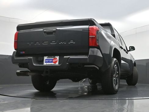 Used 2024 Toyota Tacoma TRD Sport AWD/4WD image 29