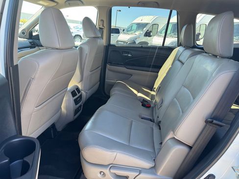 Used 2017 Honda Pilot Touring image 13