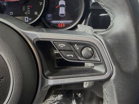 Used 2021 Porsche Macan image 13