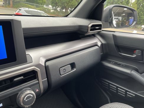 Certified 2026 Toyota 4Runner SR5 AWD/4WD image 24