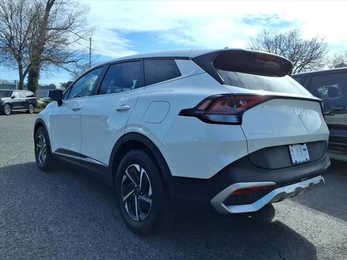 Used 2023 Kia Sportage LX image 4