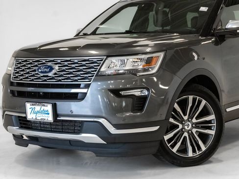 Used 2018 Ford Explorer Platinum AWD/4WD image 2