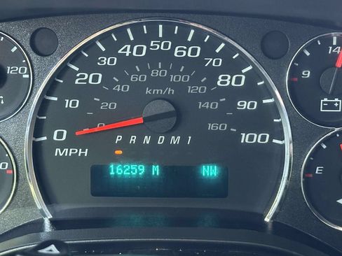 Certified 2025 Chevrolet Express 3500 LT w/ LT Preferred Equipment Group RWD image 22