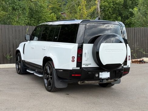 Used 2024 Land Rover Defender 130 X-Dynamic SE AWD/4WD image 3