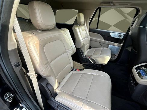 Used 2022 Lincoln Navigator Reserve image 23