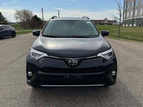 Used 2018 Toyota RAV4 Limited w/ Protection Package image 11