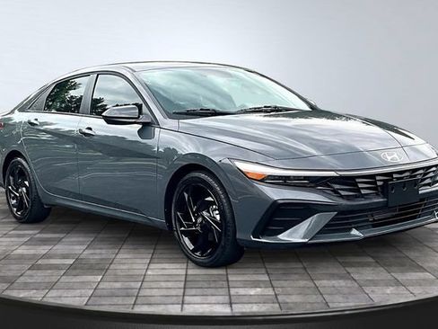 Used 2026 Hyundai Elantra Sport FWD image 3