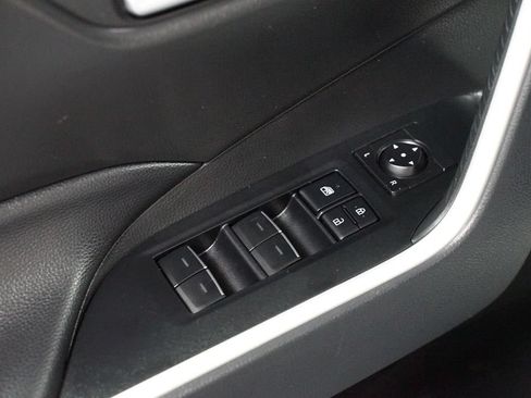 Used 2025 Toyota RAV4 XLE FWD image 31