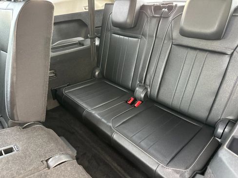 Used 2023 Volkswagen Tiguan SE image 17