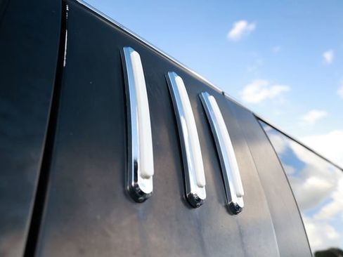 Used 2006 Cadillac DTS Limousine image 43