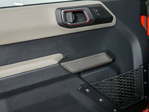 Used 2021 Ford Bronco Wildtrak image 16