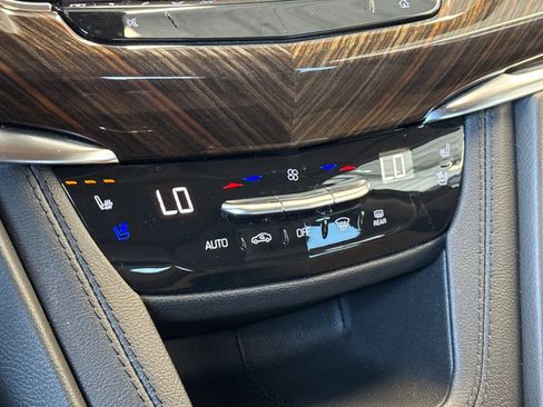 Used 2024 Cadillac XT6 Premium Luxury w/ Platinum Package image 27