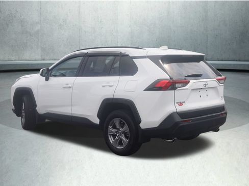 Used 2025 Toyota RAV4 XLE AWD/4WD image 14