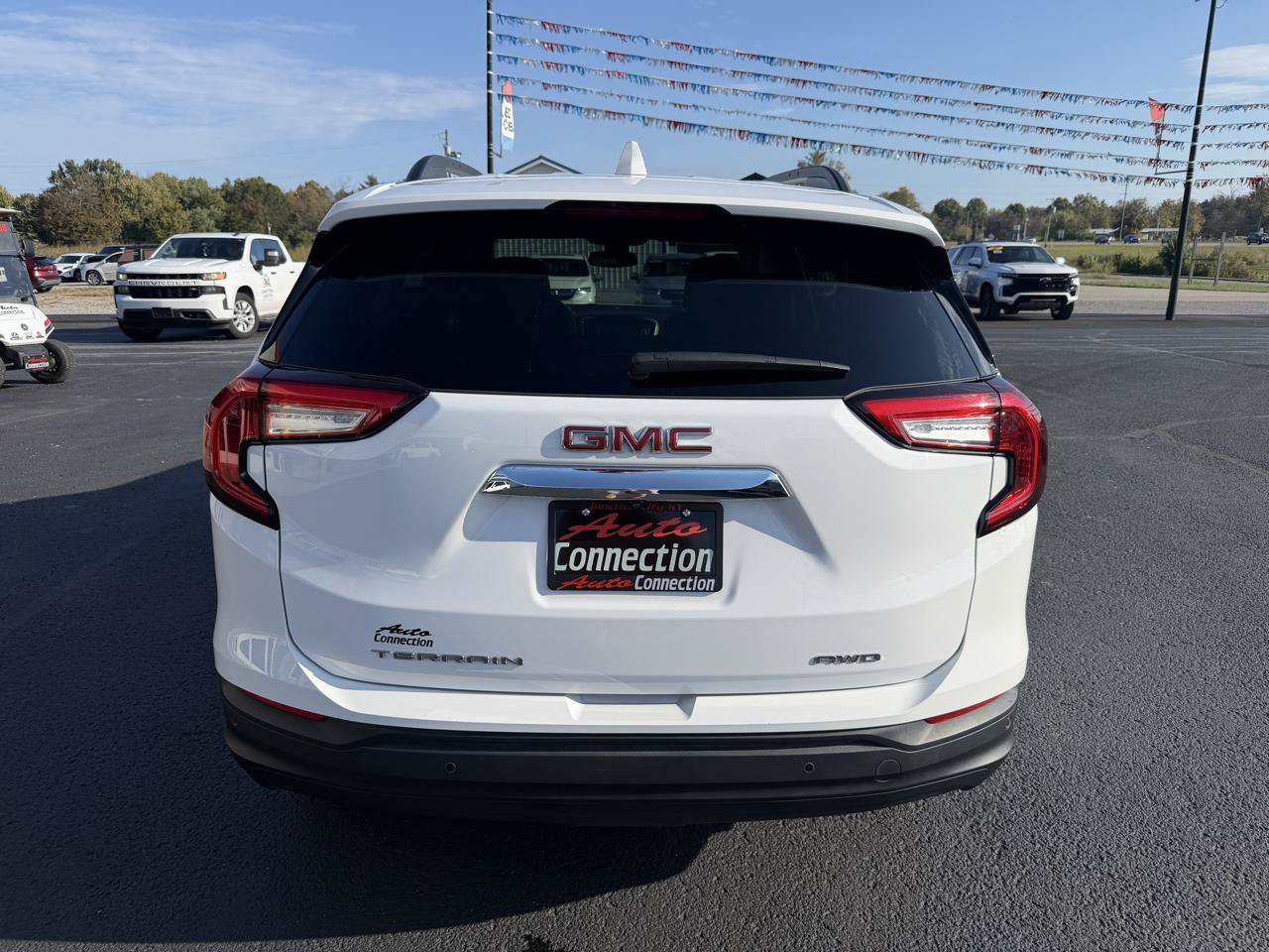 Used 2024 GMC Terrain SLE w/ Driver Convenience Package AWD/4WD image 5