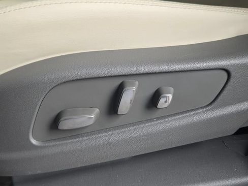 Used 2024 Cadillac XT5 Premium Luxury FWD image 22