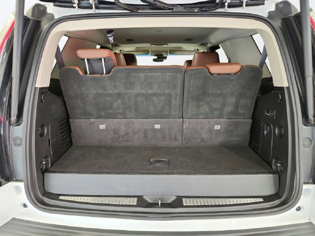 Used 2017 Cadillac Escalade Luxury AWD/4WD image 25