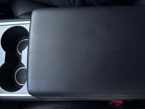 Used 2022 Tesla Model Y Performance image 16