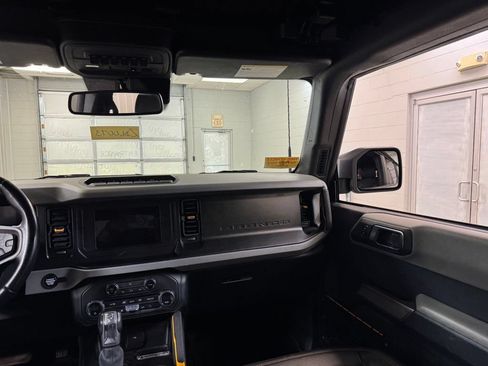 Used 2023 Ford Bronco Badlands w/ Sasquatch Package AWD/4WD image 23