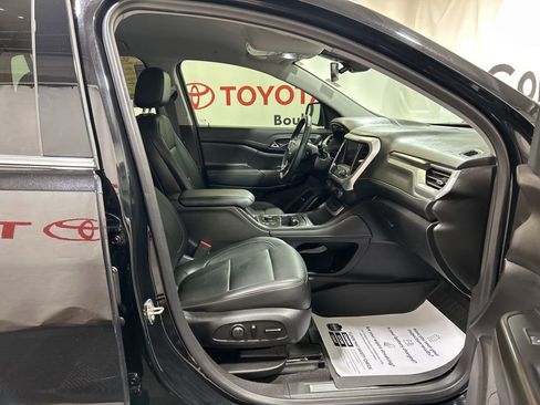 Used 2023 GMC Acadia SLT w/ Technology Package image 11
